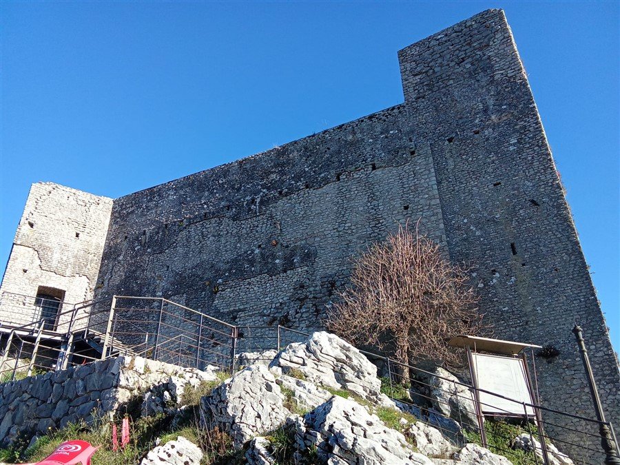 Il Castello Colonna di Rocca di Cave oggi